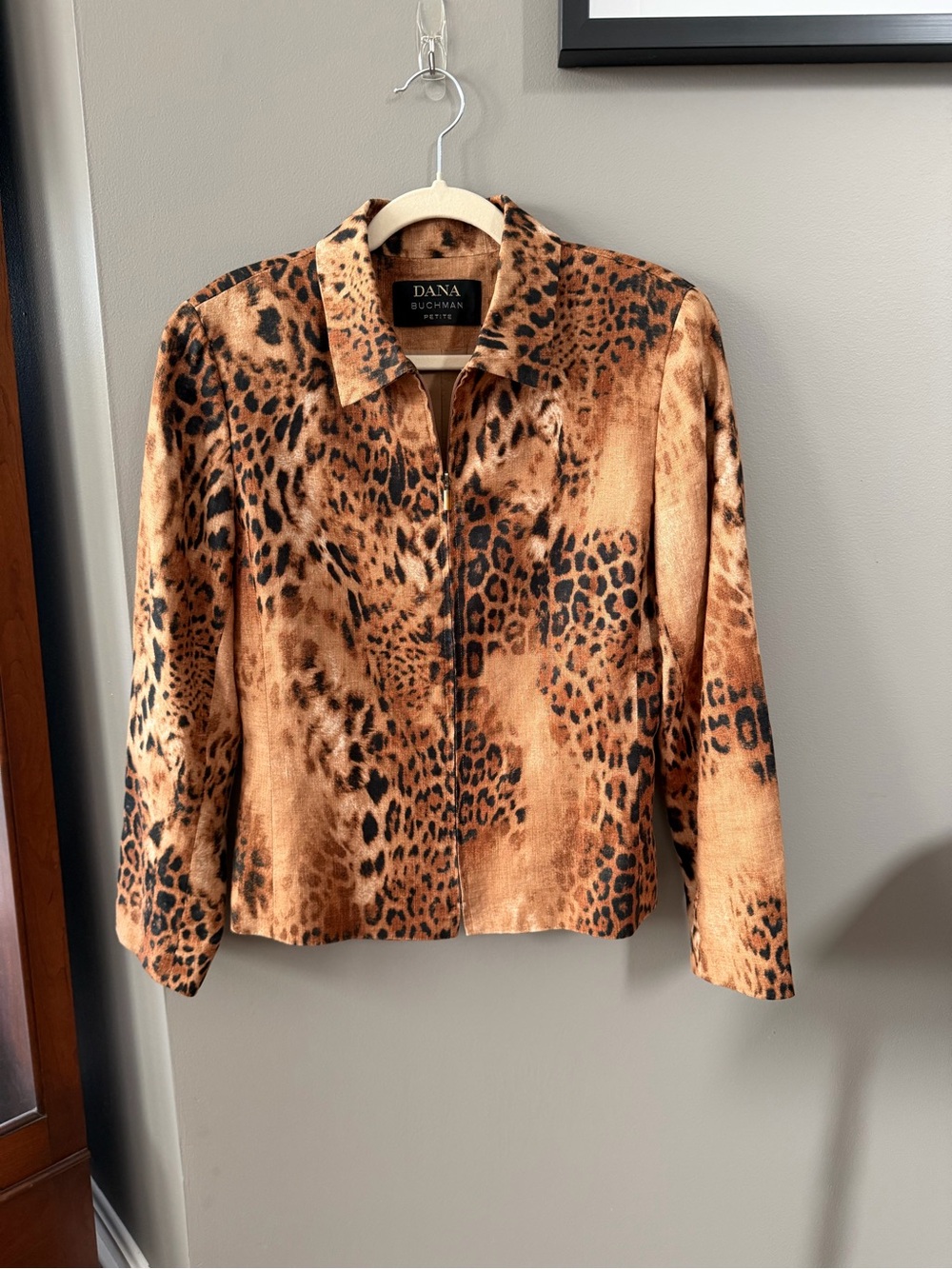 Vintage Dana Buchman Leopard-Print Zip Linen Jacket in Brown and Black. Size 8P